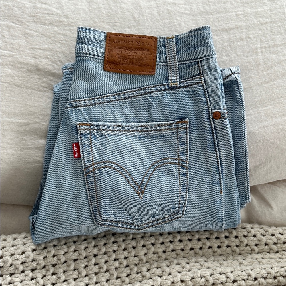 Levi’s ribcage straight, size 24